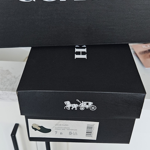 Shoes - Picture 1 of 7